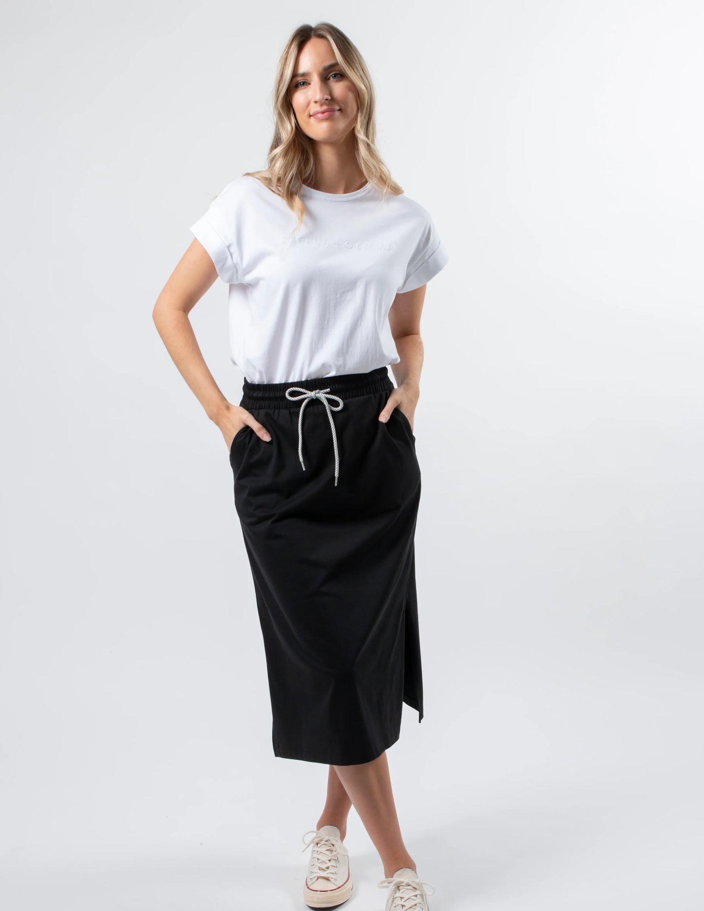 ESSENTIALS SKIRT BLACK