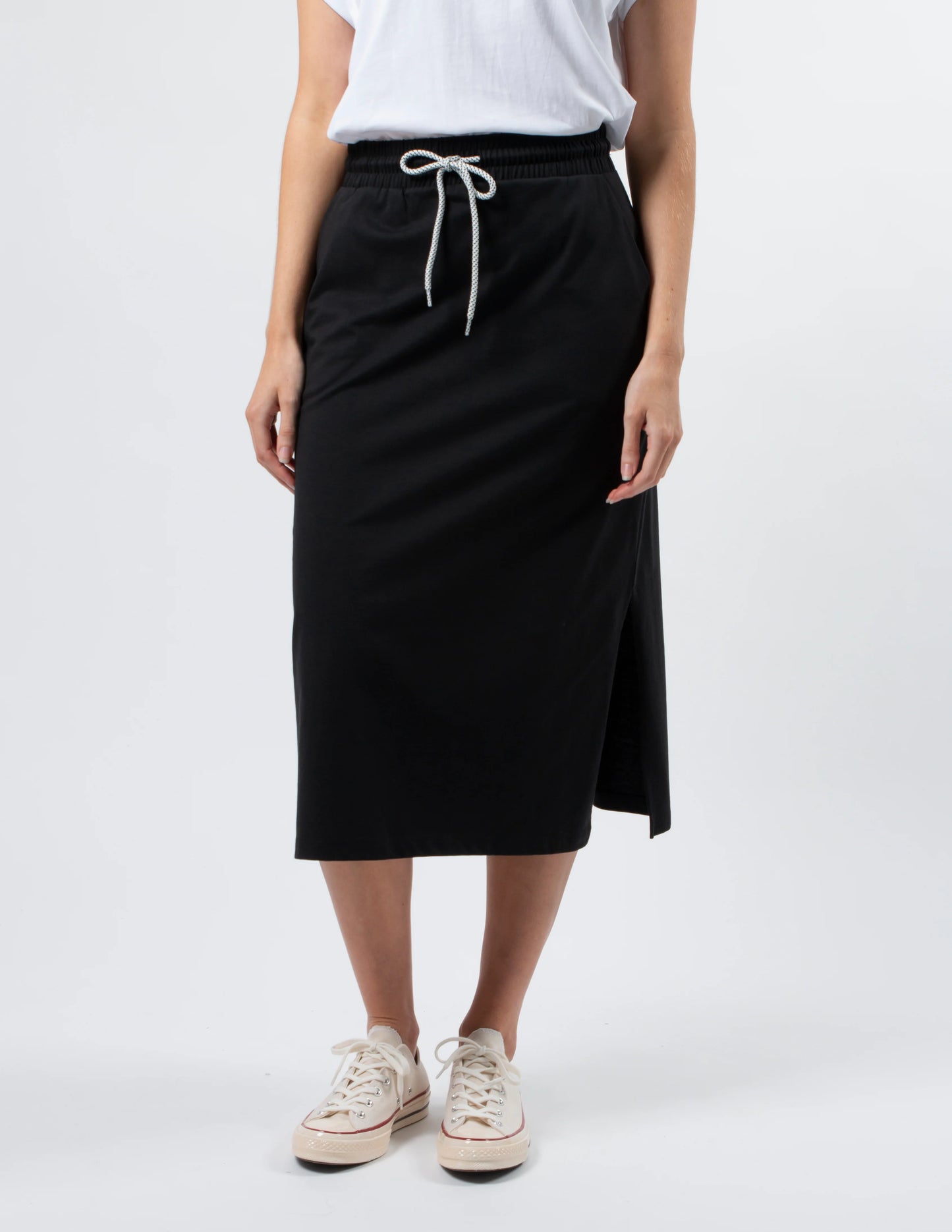 ESSENTIALS SKIRT BLACK