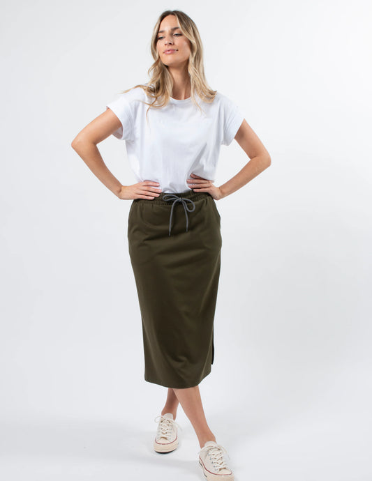 ESSENTIALS SKIRT KHAKI