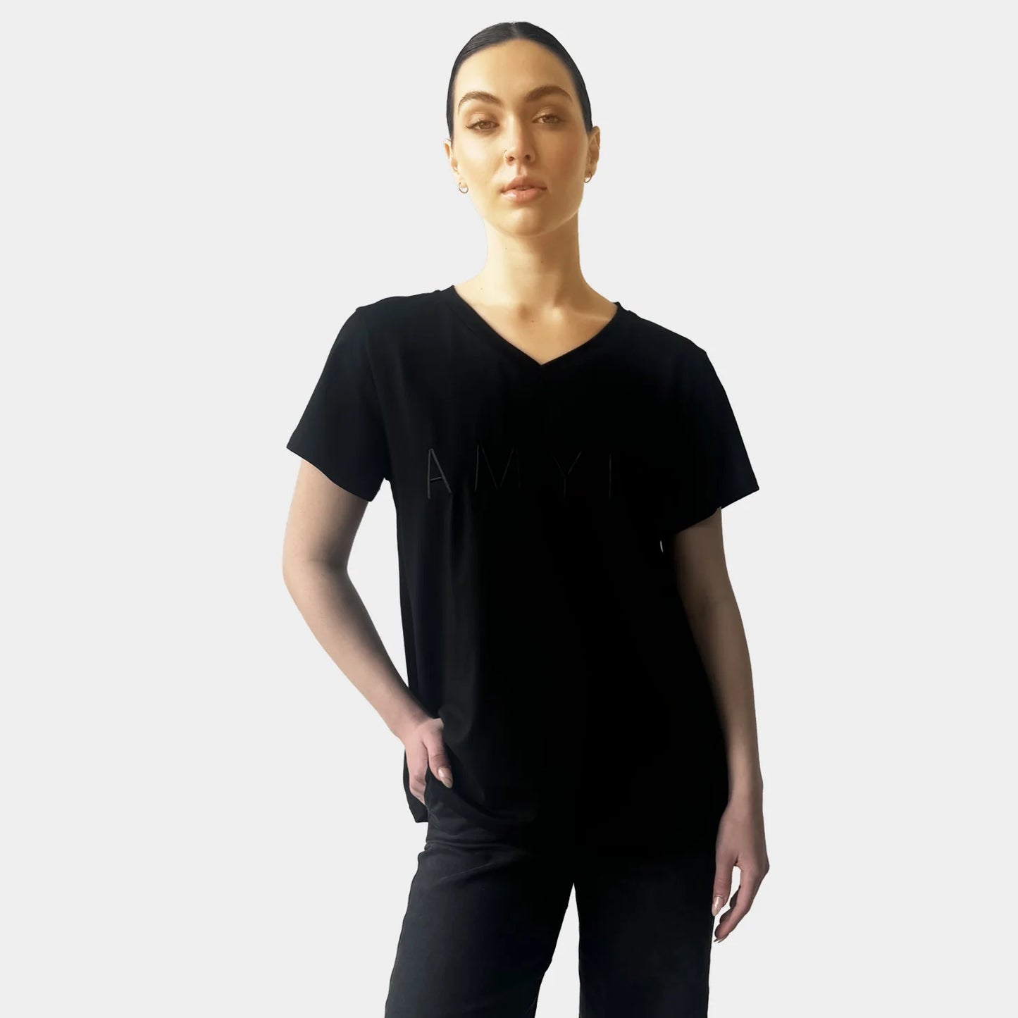 BLACK V-NECK TEE