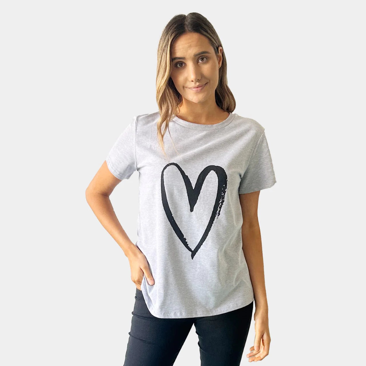 ROUND NECK HEART TEE